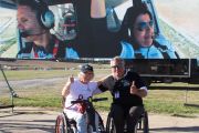 Dos pilotos luchan para que la movilidad reducida deje de ser un freno para volar y en Aviació Adaptada así lo reivindican...